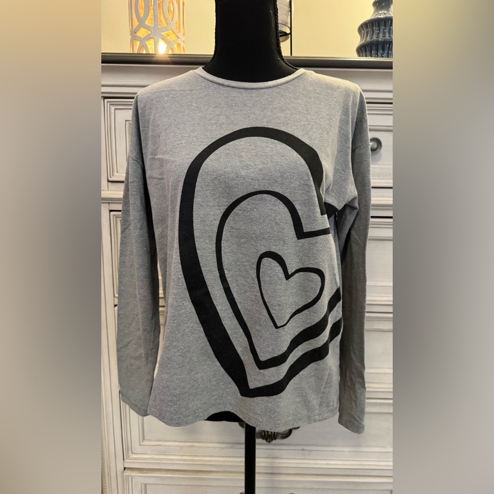 Gray Long Sleeve Heart Print Top